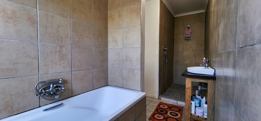 3 Bedroom Property for Sale in Struisbaai Western Cape